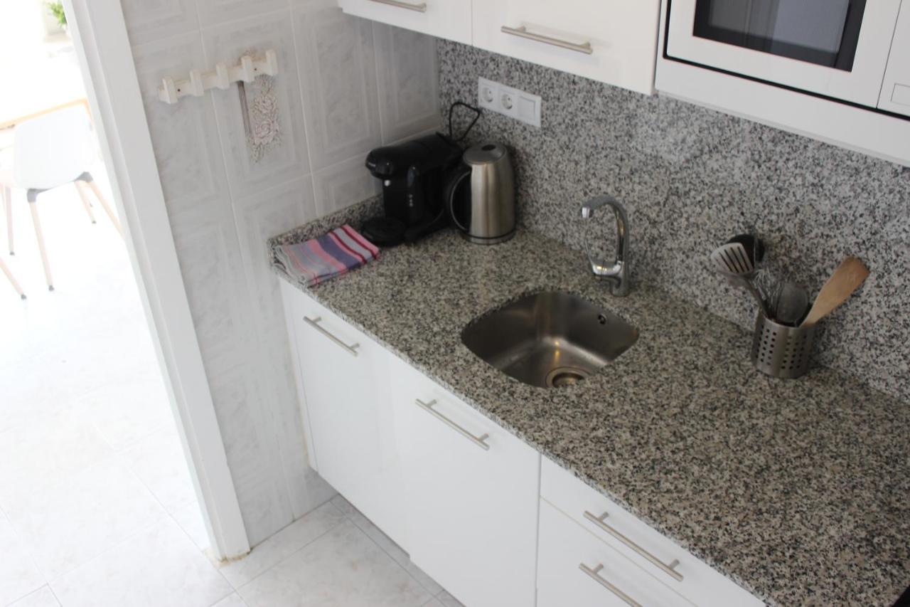 Beautiful Apartment In Front Of Beach, Pool, View Roses Eksteriør bilde