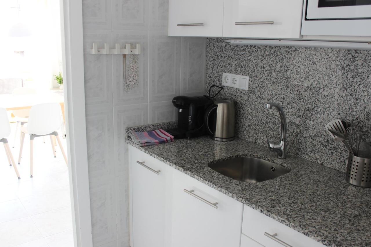 Beautiful Apartment In Front Of Beach, Pool, View Roses Eksteriør bilde