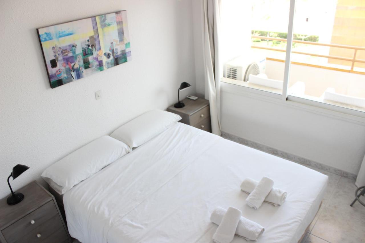 Beautiful Apartment In Front Of Beach, Pool, View Roses Eksteriør bilde