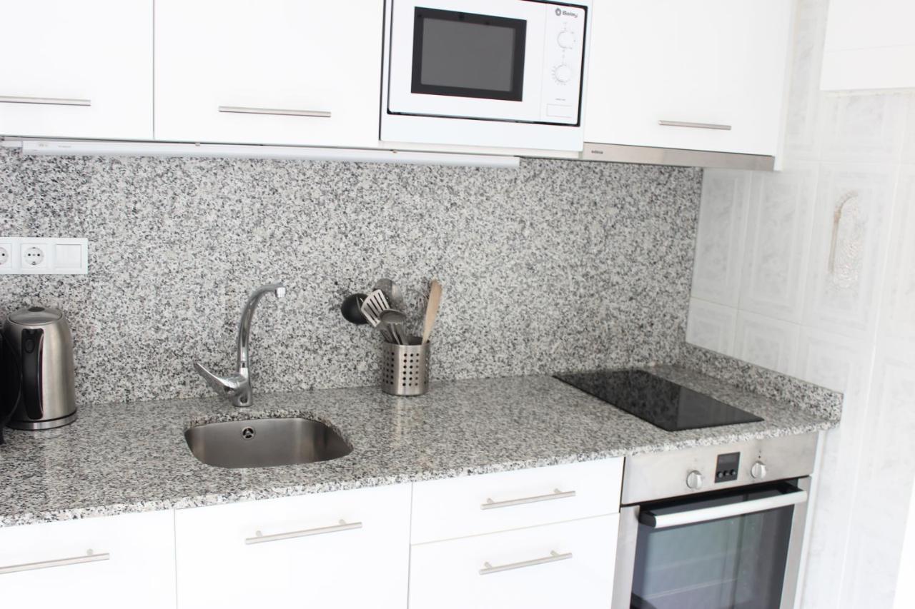 Beautiful Apartment In Front Of Beach, Pool, View Roses Eksteriør bilde