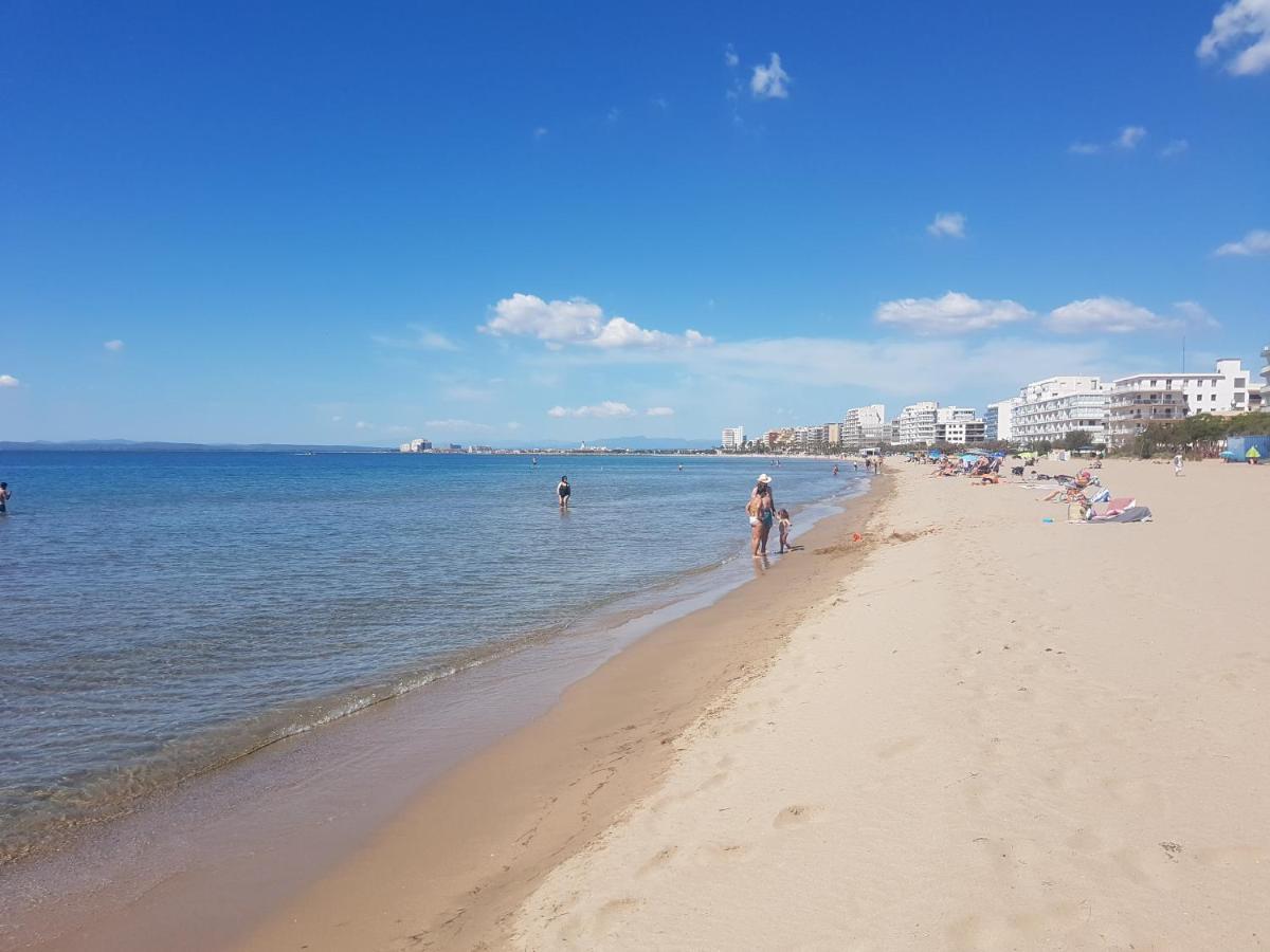 Beautiful Apartment In Front Of Beach, Pool, View Roses Eksteriør bilde